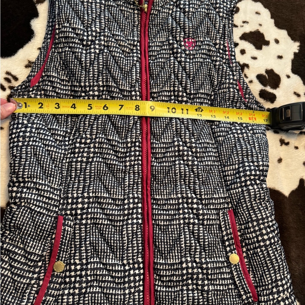 Ariat Black and White Checkered Vest with Red Accents - Picture 8 of 8